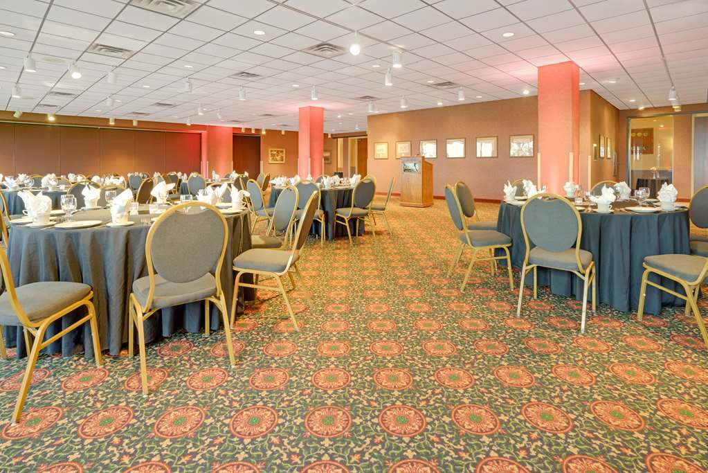 Ramada Msp Airport At The Mall Bloomington Restaurant photo